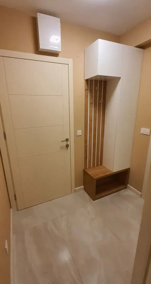 Izdavanje, dvosoban stan, 55m², Kalimanj, Tivat