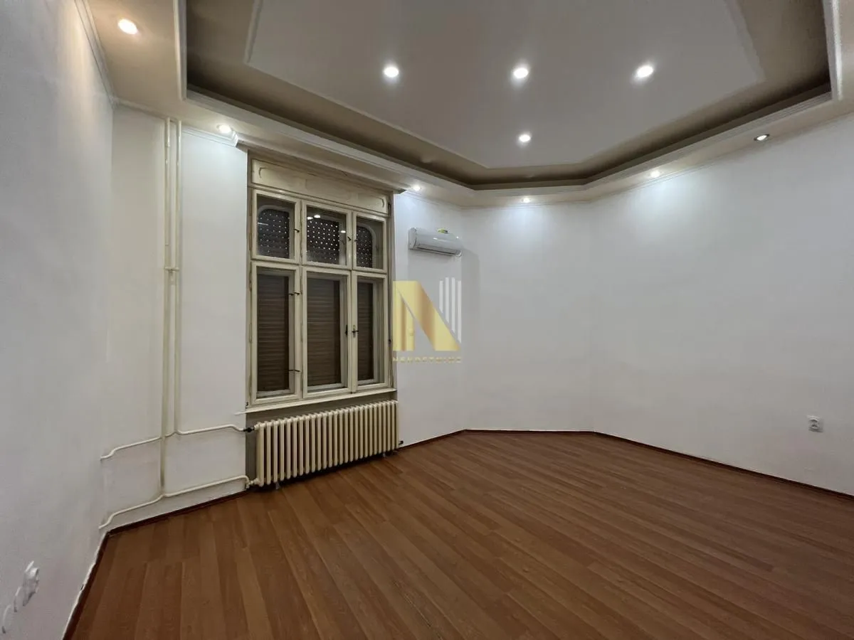 Izdavanje, poslovni prostor, 50m², Centar, Novi Sad