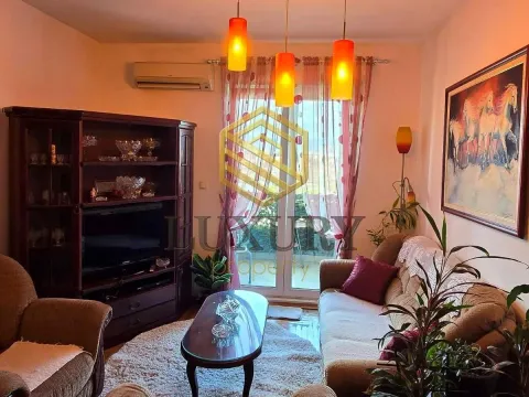 Izdavanje, dvosoban stan, 55m², Stari Aerodrom, Podgorica - image 6