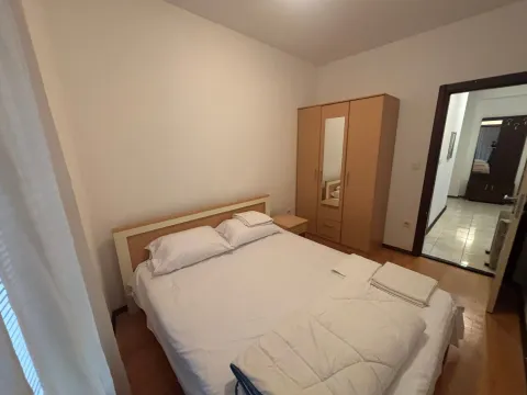 Izdavanje, dvosoban stan, 52m², Centar, Budva - image 12