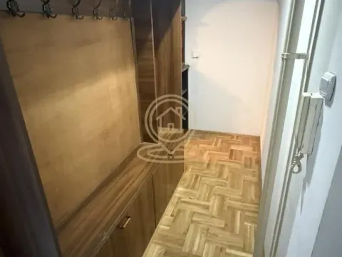 Izdavanje, trosoban stan, 47m², Stari Grad, Beograd - image 7