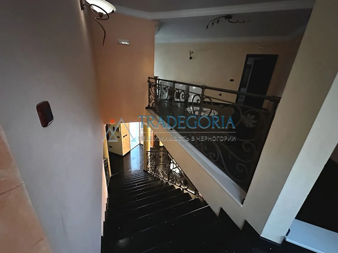 Prodaja, kuća, 422m², Petrovac, Budva