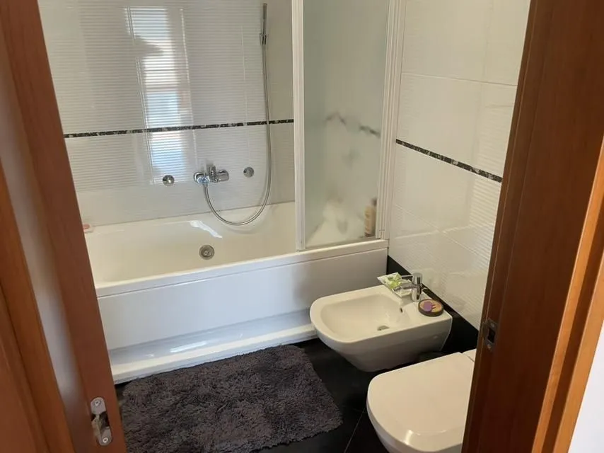 Izdavanje, četvorosoban stan, 118m², Vračar Hram, Vračar Sve Podlokacije