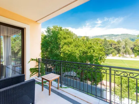 Sale, two bedroom apartment, 152m², Porto Montenegro, Tivat - image 17