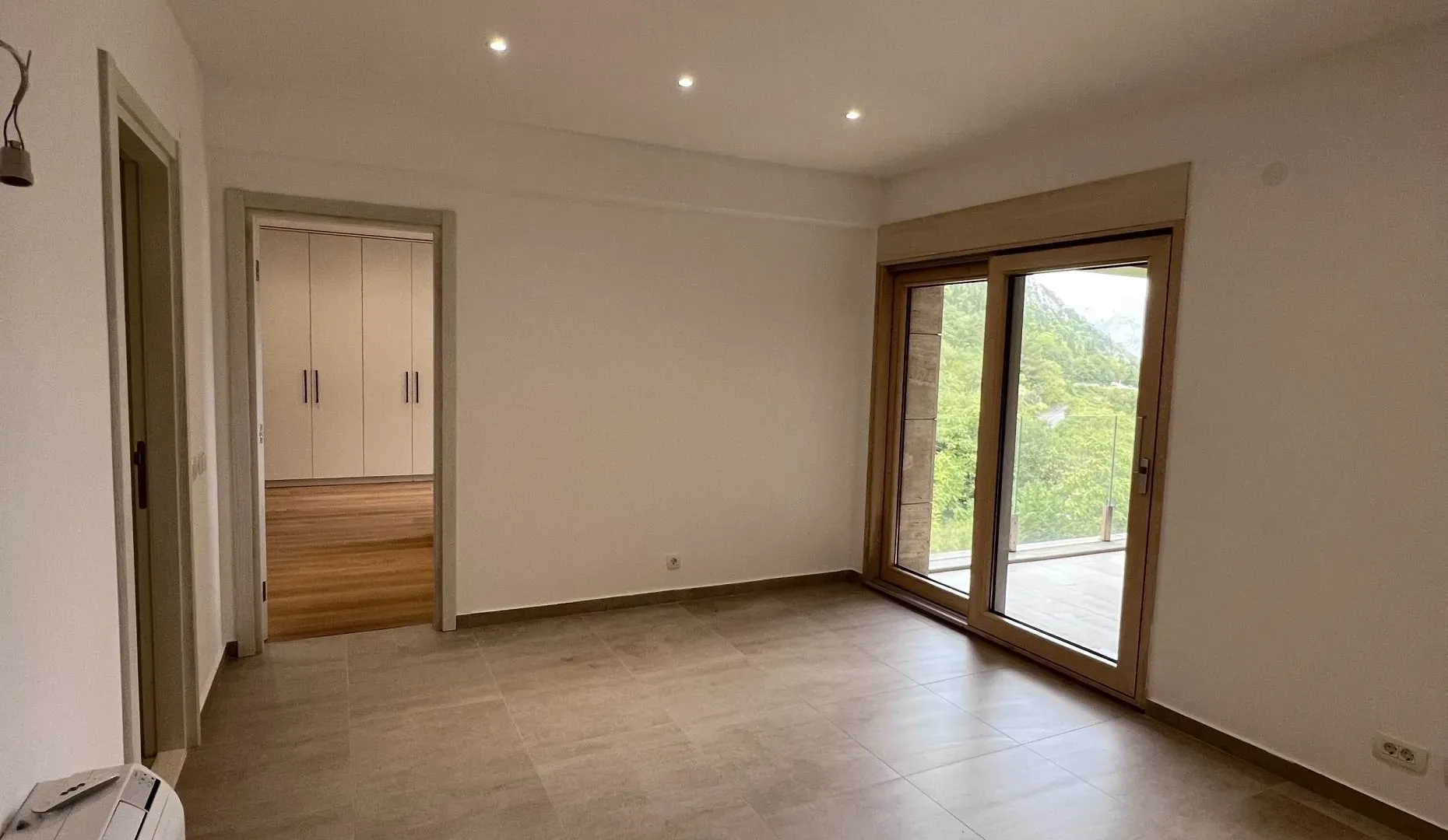 Sale, five bedroom apartment, 198m², Kotor, Crna Gora