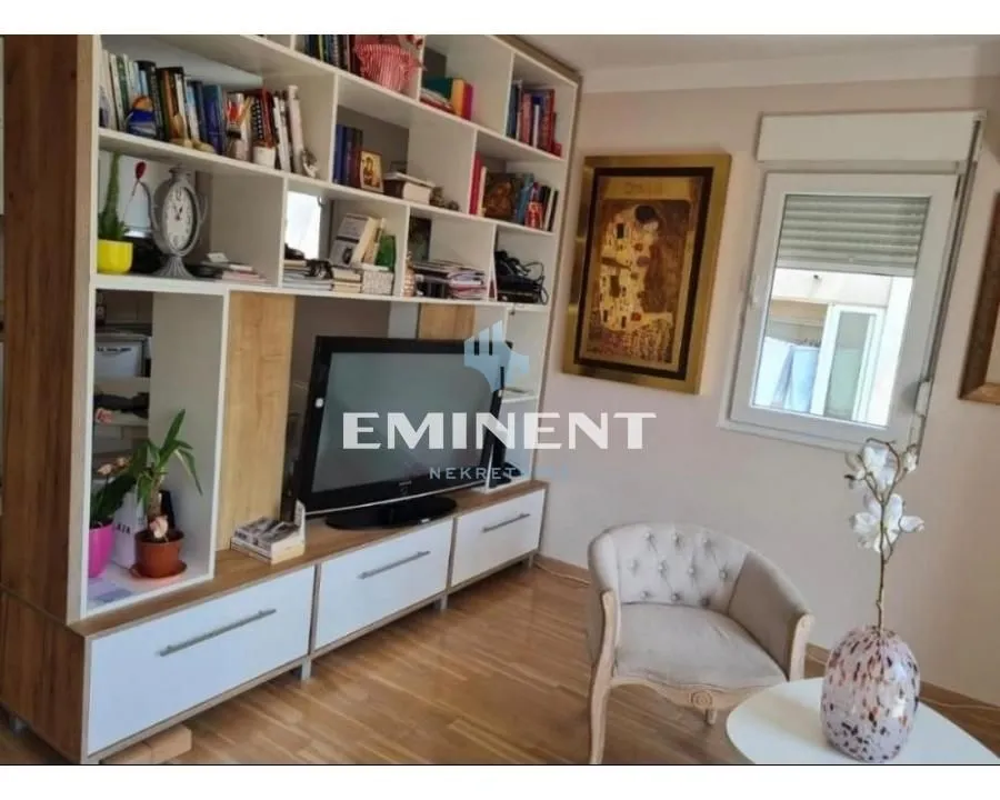 Izdavanje, dvosoban stan, 55m², Lekino Brdo, Voždovac Sve Podlokacije