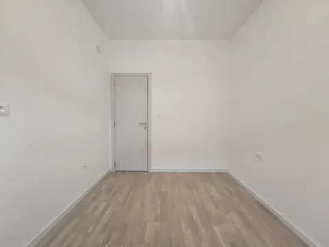 Prodaja, dvosoban stan, 64m², Tološi, Podgorica - image 7