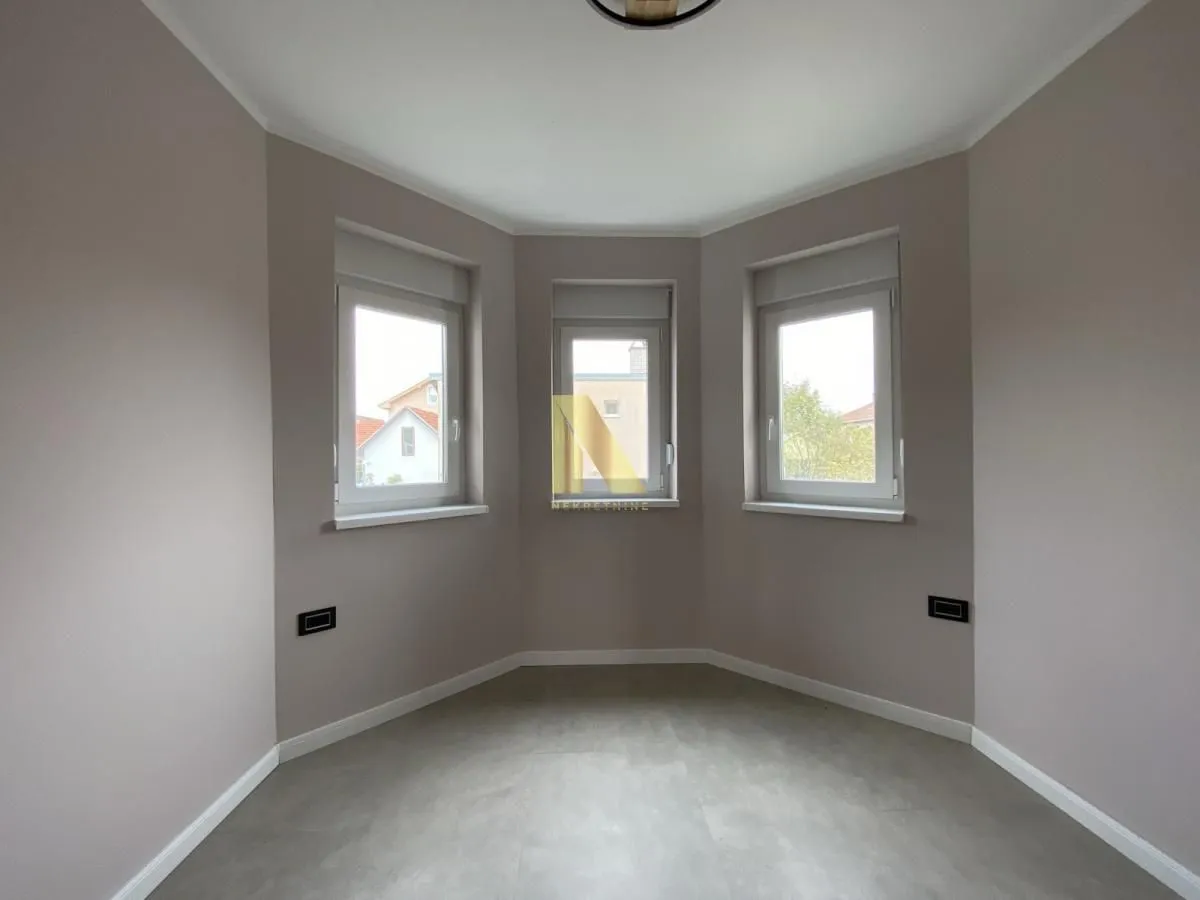 Prodaja, kuća, 260m², Veternik, Novi Sad Sve Podlokacije