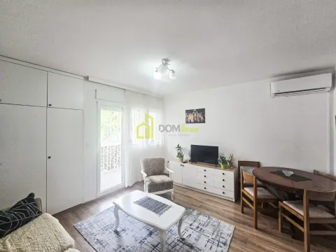Prodaja, jednosoban stan, 40m², Stari Aerodrom, Podgorica - image 1