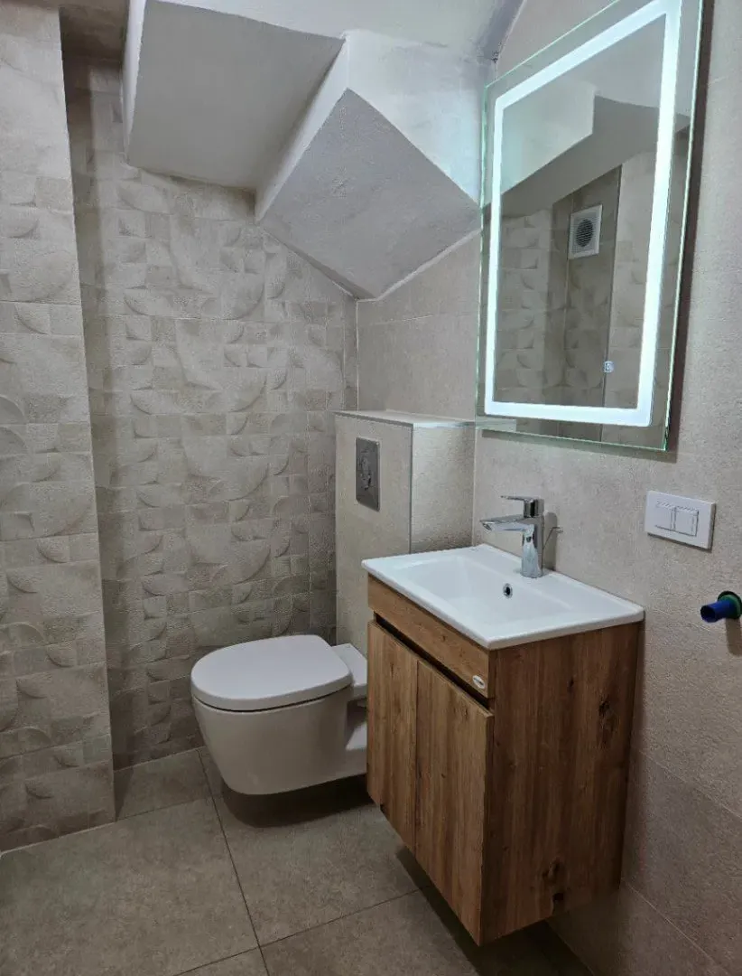 Rent, house, 90m², Brdišta, Tivat