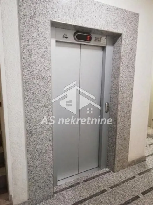 Rent, four bedroom apartment, 130m², Slavija, Vračar Sve Podlokacije