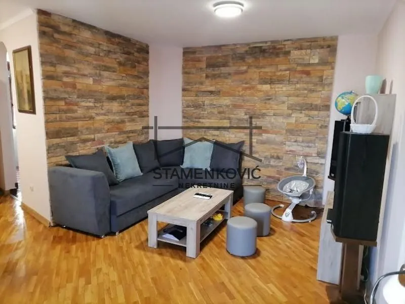 Prodaja, trosoban stan, 71m², Salajka, Novi Sad Sve Podlokacije