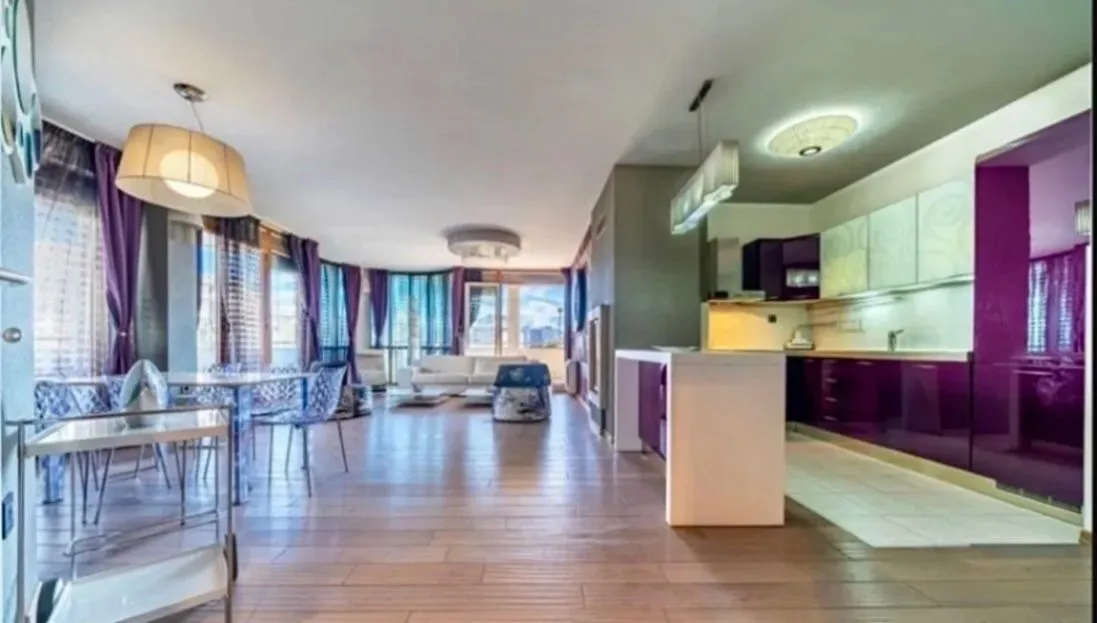 Izdavanje, trosoban stan, 140m², Preko Morače, Podgorica