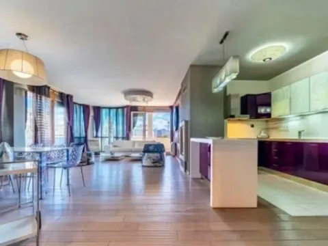 Izdavanje, trosoban stan, 140m², Preko Morače, Podgorica