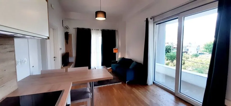 Prodaja, jednosoban stan, 92m², Centar, Bar