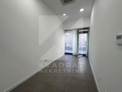 Izdavanje, poslovni prostor, 362m², Ljubović, Podgorica - image 25