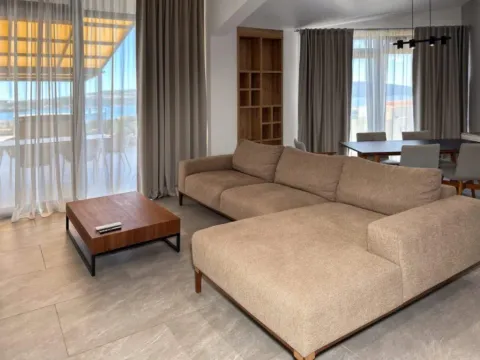 Izdavanje, dvosoban stan, 110m², Tivat, Crna Gora - image 4