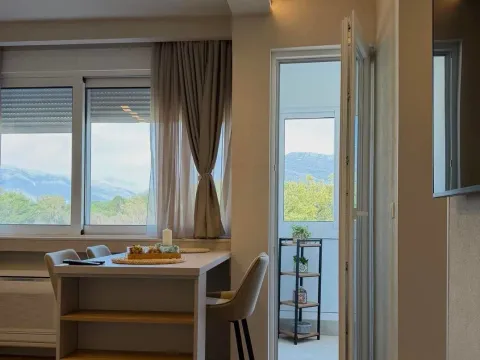 Rent, one bedroom apartment, 45m², Centar, Tivat - image 5