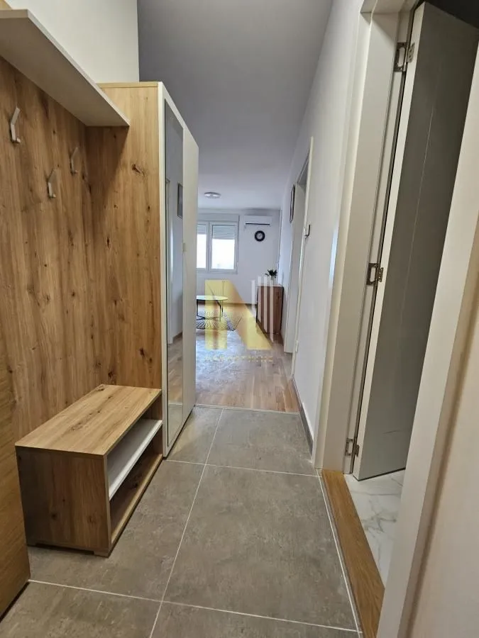 Izdavanje, jednosoban stan, 42m², Avijatičarsko naselje, Novi Sad Sve Podlokacije