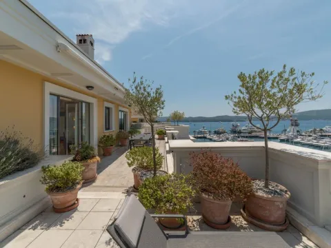 Sale, four bedroom apartment, 600m², Porto Montenegro, Tivat - image 6