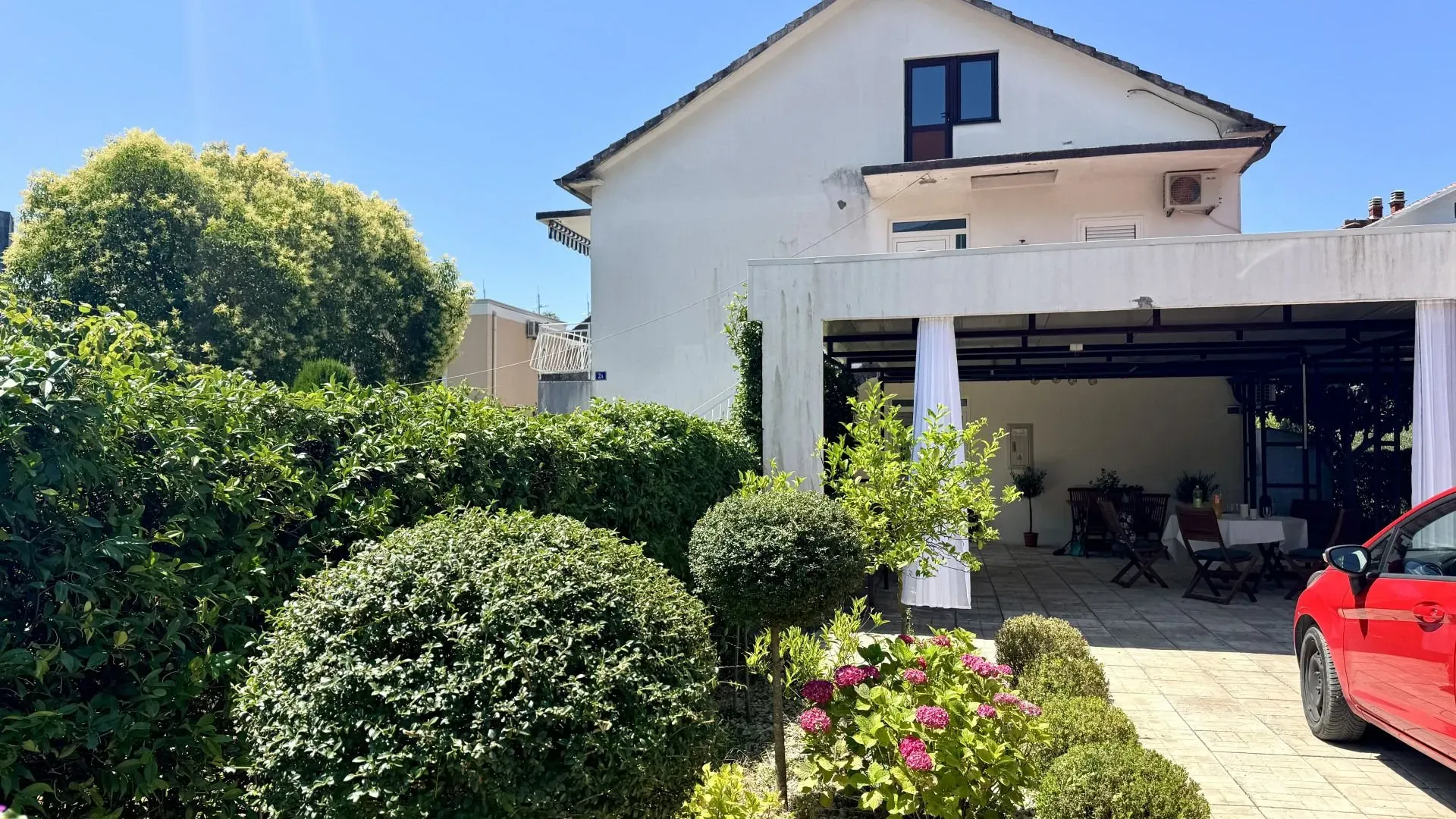 Izdavanje, trosoban stan, 100m², Seljanovo, Tivat