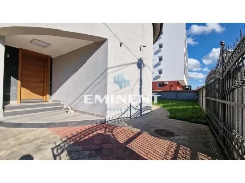 Prodaja, kuća, 345m², Surčin, Beograd - image 22