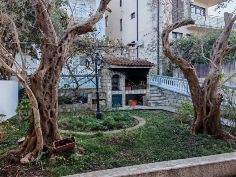 Sale, house, 345m², Bečići, Budva