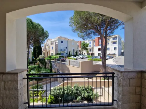 Prodaja, stan, 57m², Tivat, Crna Gora - image 1