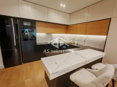 Izdavanje, trosoban stan, 100m², Savski Venac, Beograd - image 10