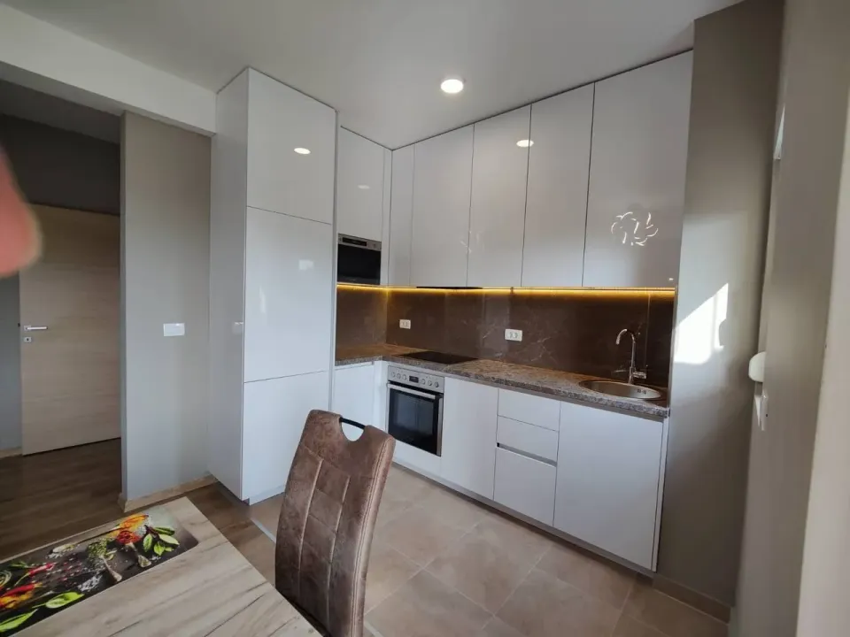 Rent, two bedroom apartment, 75m², Bečići, Budva