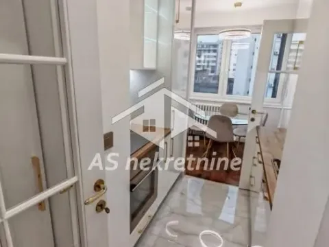 Izdavanje, dvosoban stan, 55m², Vračar Sve Podlokacije, Beograd - image 13