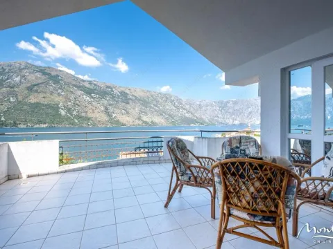 Prodaja, četvorosoban stan, 220m2, Stoliv, Kotor Prodaja, četvorosoban stan, 220m2, Stoliv, Kotor