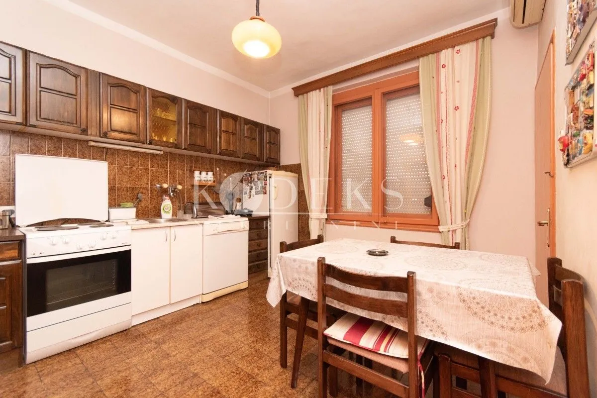 Prodaja, dvosoban stan, 122m², Centar, Podgorica