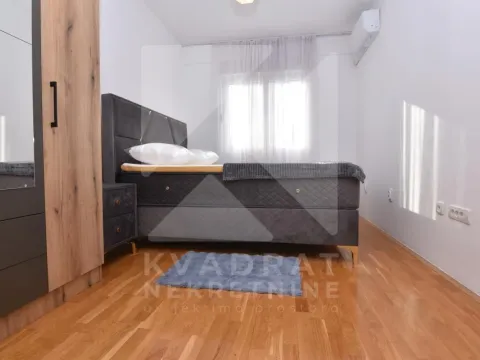 Rent, three bedroom apartment, 105m², Ljubović, Podgorica - image 11