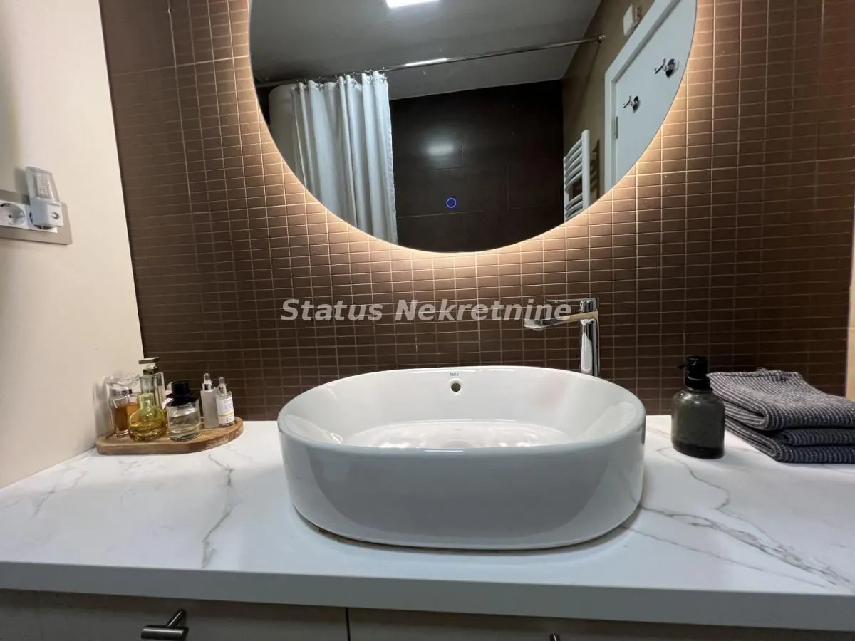 Sale, four bedroom apartment, 102m², Cara Dušana, Novi Sad Sve Podlokacije