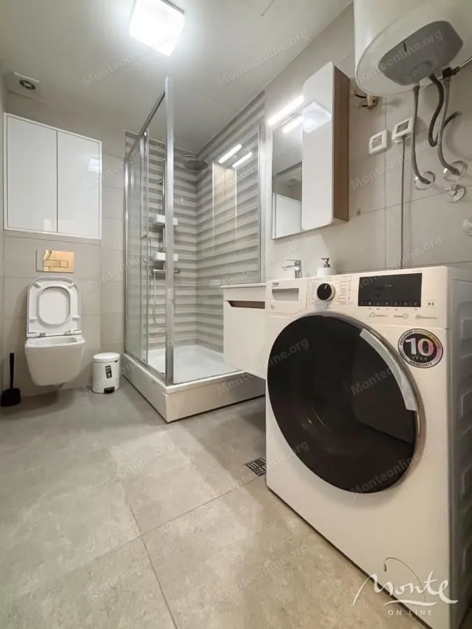 Prodaja, dvosoban stan, 67m², Centar, Podgorica