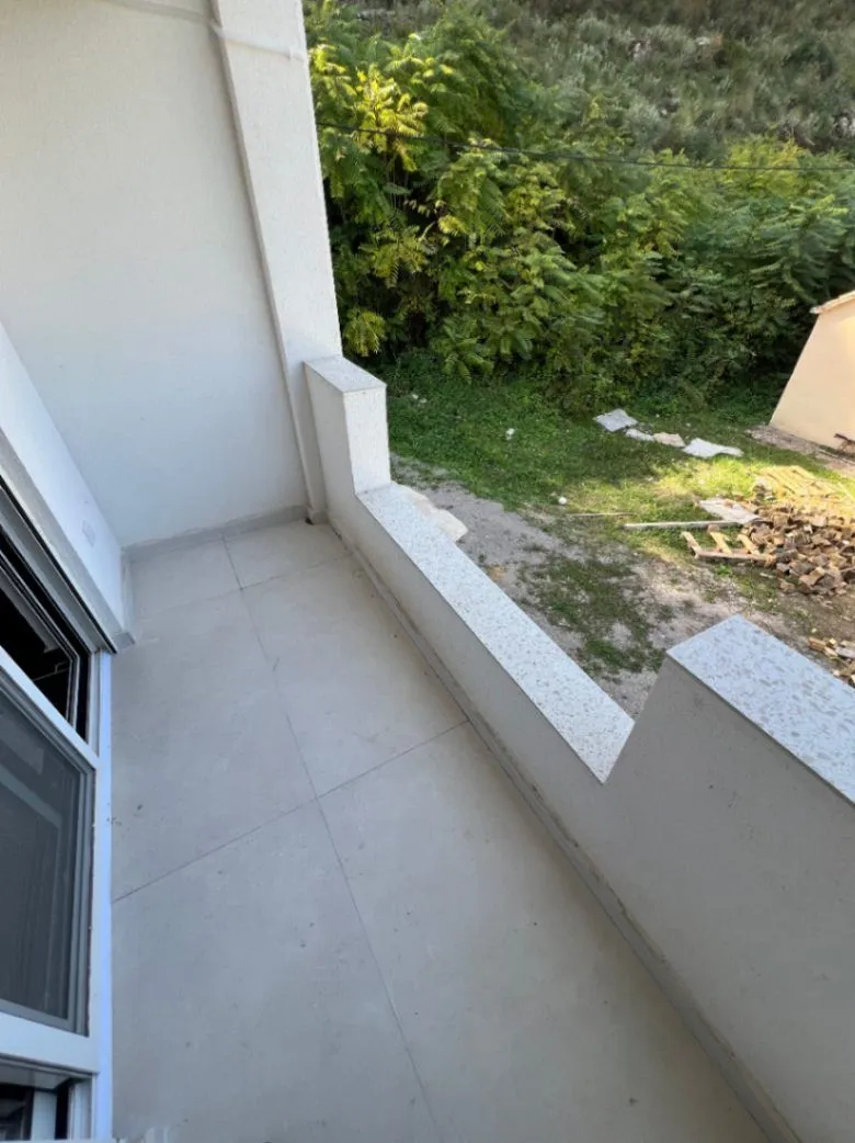 Izdavanje, stan, 50m², Polje, Bar