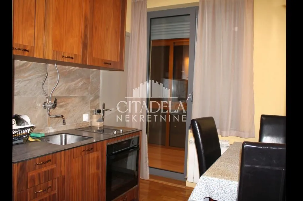 Sale, four bedroom apartment, 104m², Gradska Bolnica, Zvezdara Sve Podlokacije