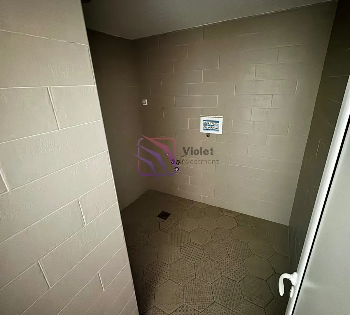 Izdavanje, poslovni prostor, 180m², Stara Varoš, Podgorica