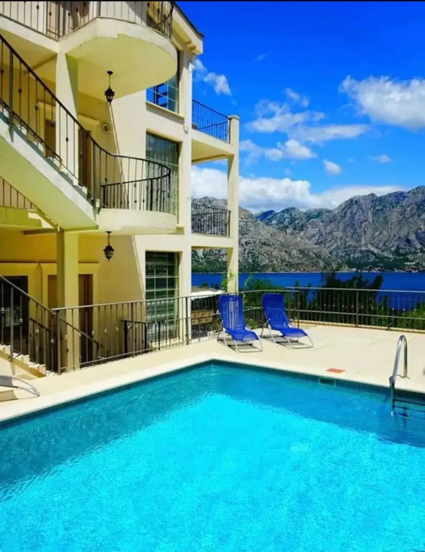 Prodaja, jednosoban stan, 41m², Prčanj, Kotor