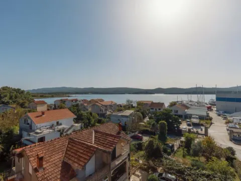 Sale, two bedroom apartment, 106m², Tivat, Crna Gora - image 2