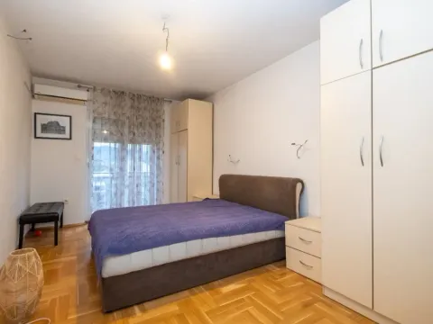 Izdavanje, kuća, 220m², Tološi, Podgorica - image 3