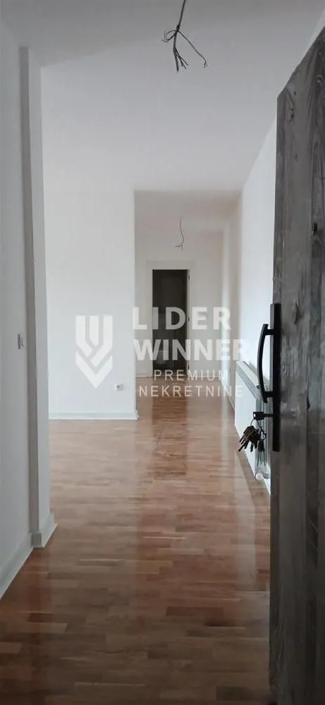 Prodaja, trosoban stan, 65m², Batajnica, Beograd