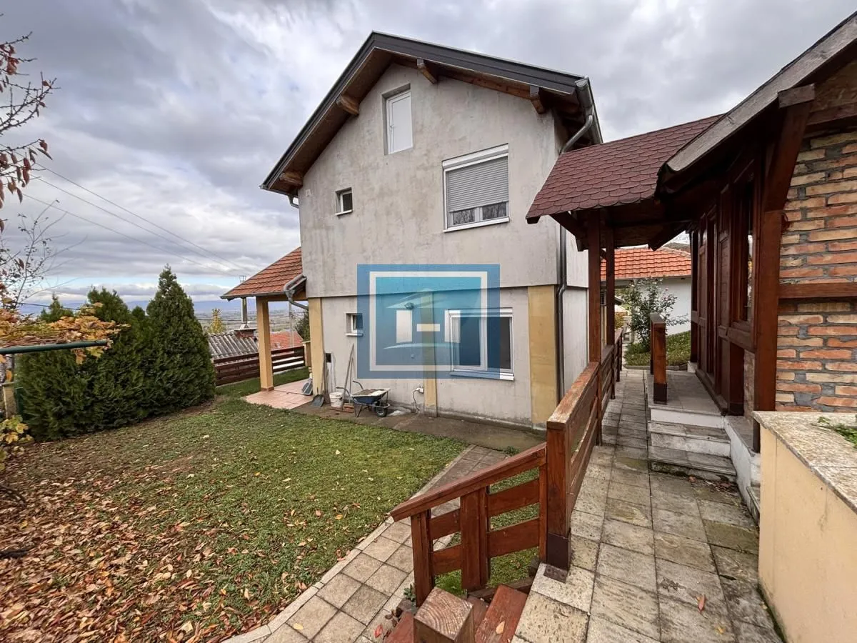 Prodaja, kuća, 220m², Đurđevo brdo, Jagodina