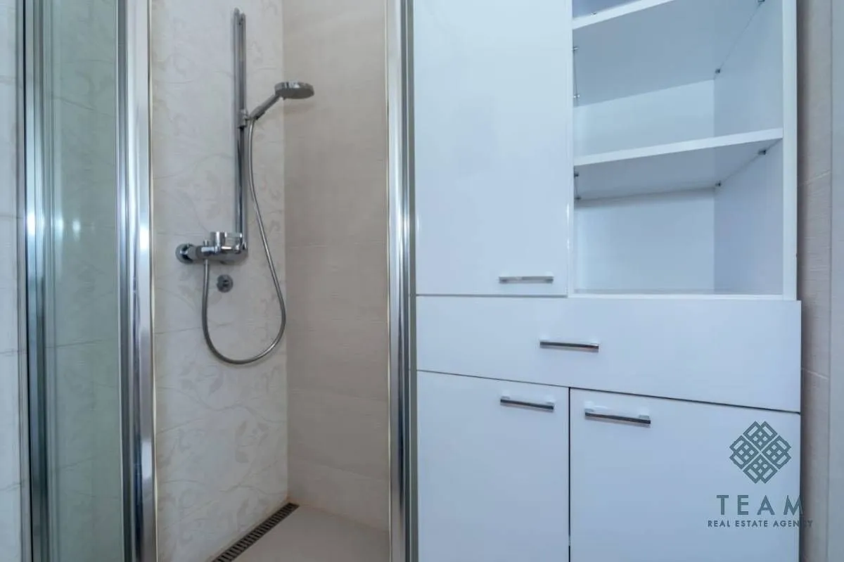 Rent, three bedroom apartment, 72m², Pržno, Budva
