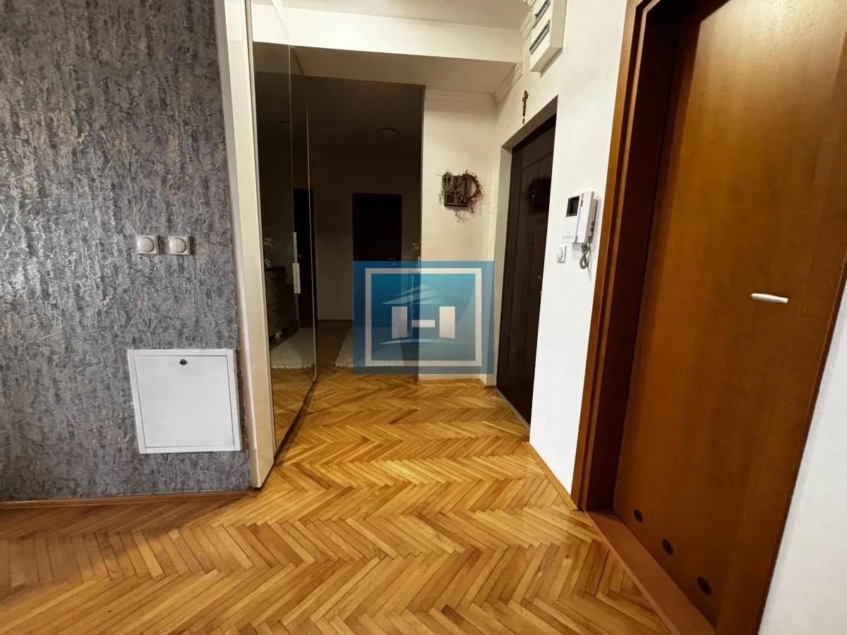 Prodaja, trosoban stan, 85m², Centar, Jagodina