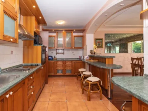 Izdavanje, stan, 200m², Gorica C, Podgorica - image 10