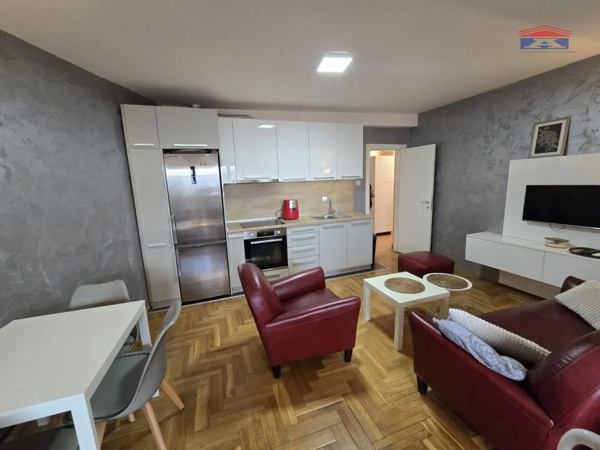 Prodaja, dvosoban stan, 75m², Bulevar Evrope, Novi Sad Sve Podlokacije