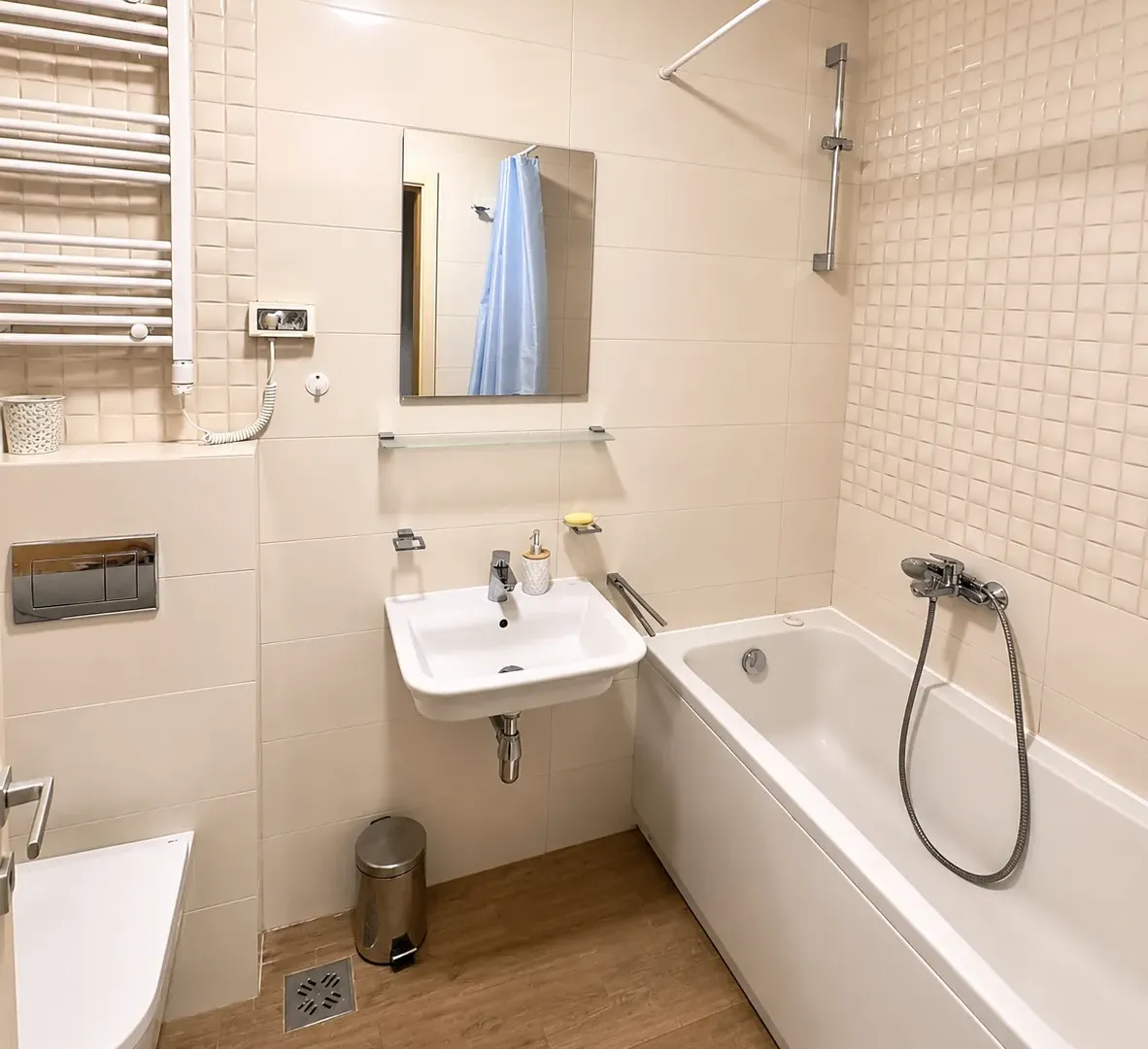 Izdavanje, jednosoban stan, 45m², City Kej, Podgorica