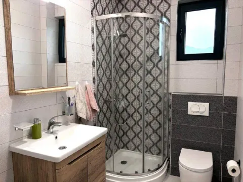 Sale, two bedroom apartment, 72m², Bečići, Budva - image 9